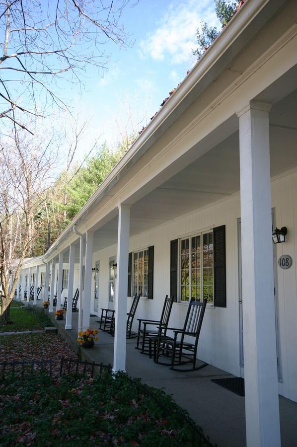 The 1896 House Country Inn - Brookside & Pondside Williamstown Exterior photo